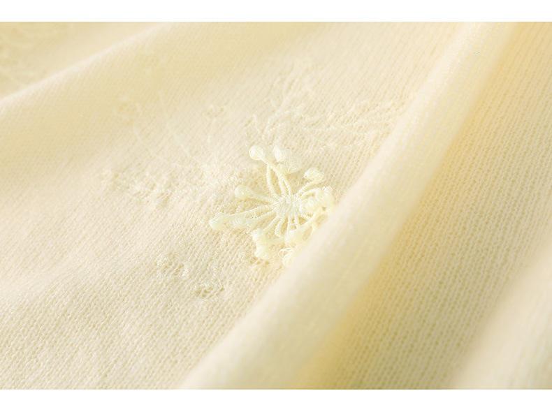 2026 Autumn/Winter Women's Pure Wool Hand-Embroidered Loose Knit Sweater with Round Neck and Long Sleeves