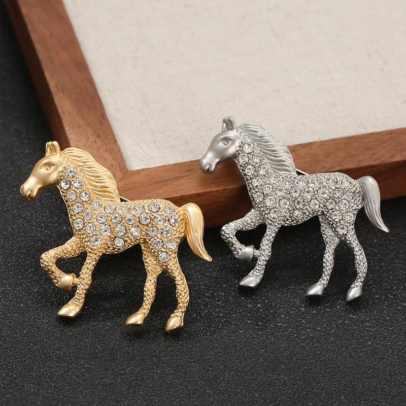 1Pc Zinc Alloy Vintage Horse Brooch Gift Diamond Inlaid Exquisite Vintage Cloth Decoration
