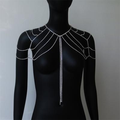 Broches et bijoux de corps