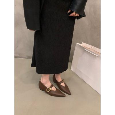 Scarpe singole nere a punta con fondo piatto scarpe da donna 2024 nuova estate francesi tacco basso temperamento Mary Jane piccole scarpe di pelle