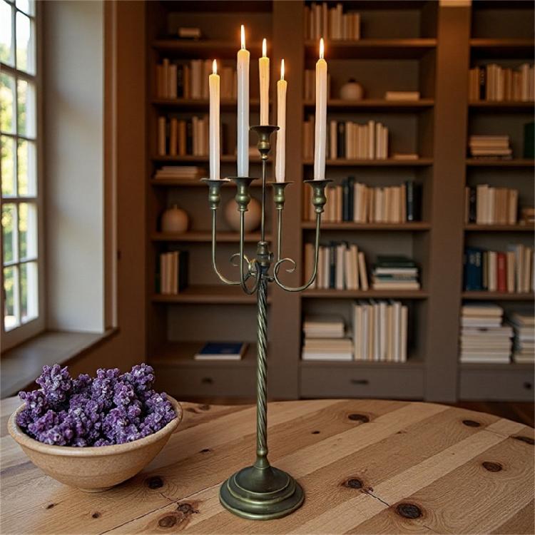 Fünfarmige Eisen-Spitzkerzenhalter Kerzenständer Dekorative Kerzenständer für Hochzeit, Esstisch, Heimdekorationen