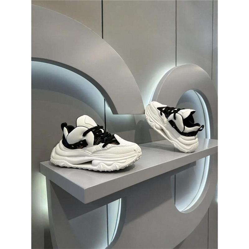 Herbst neue Papa-Schuhe Druck Stickerei Hohlsohle Sportliche Freizeitschuhe Plateau Trend BJD