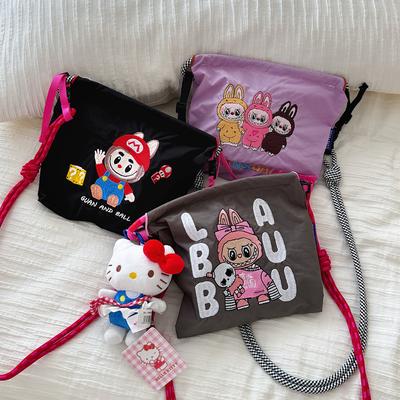 LABUBU högkvalitativ broderad liten shoppingväska modern crossbody axelväska KTB