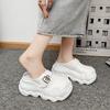 Mode 8CM Damen High Heels Klobige Hausschuhe Neue Sommer Damen Schnalle Plateau Sneakers Keilsandalen Pantoletten Vulkanisierte Schuhe De Mujer