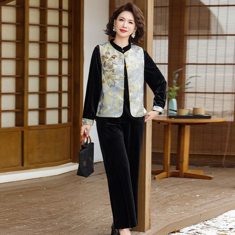 

Chic Spring Velvet Set: Embroidered Vest & Top for Middle-Aged and Elderly Women XL