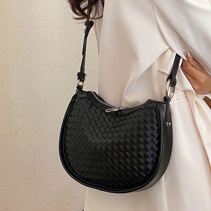 Shoulder Bag, High-end Woven Handbag, Women's Soft Leather Fashionable Dumpling Bag, Daily Commuting Women's Shoulder Bag