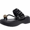 Slippers women's summer outer wear 2025 new thick-soled high-end feeling seaside beach beautiful French with skirt sandals