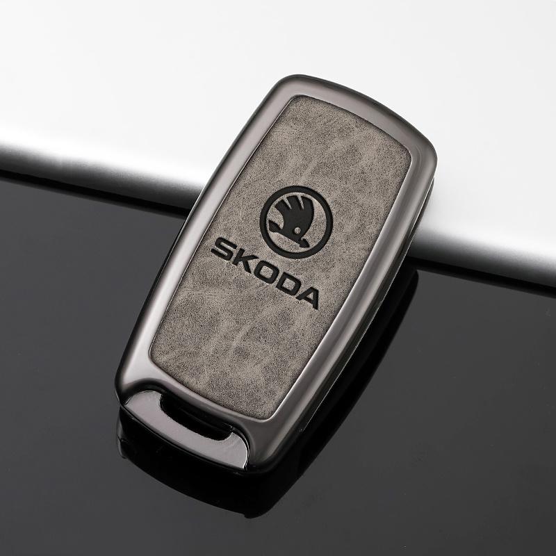 DAYB7 Car Flip Remote Key Fob Case Cover For Skoda Octavia A5 A7 Fabia Superb Kodiaq Karoq Protector Shell Bag Keychain Accessories