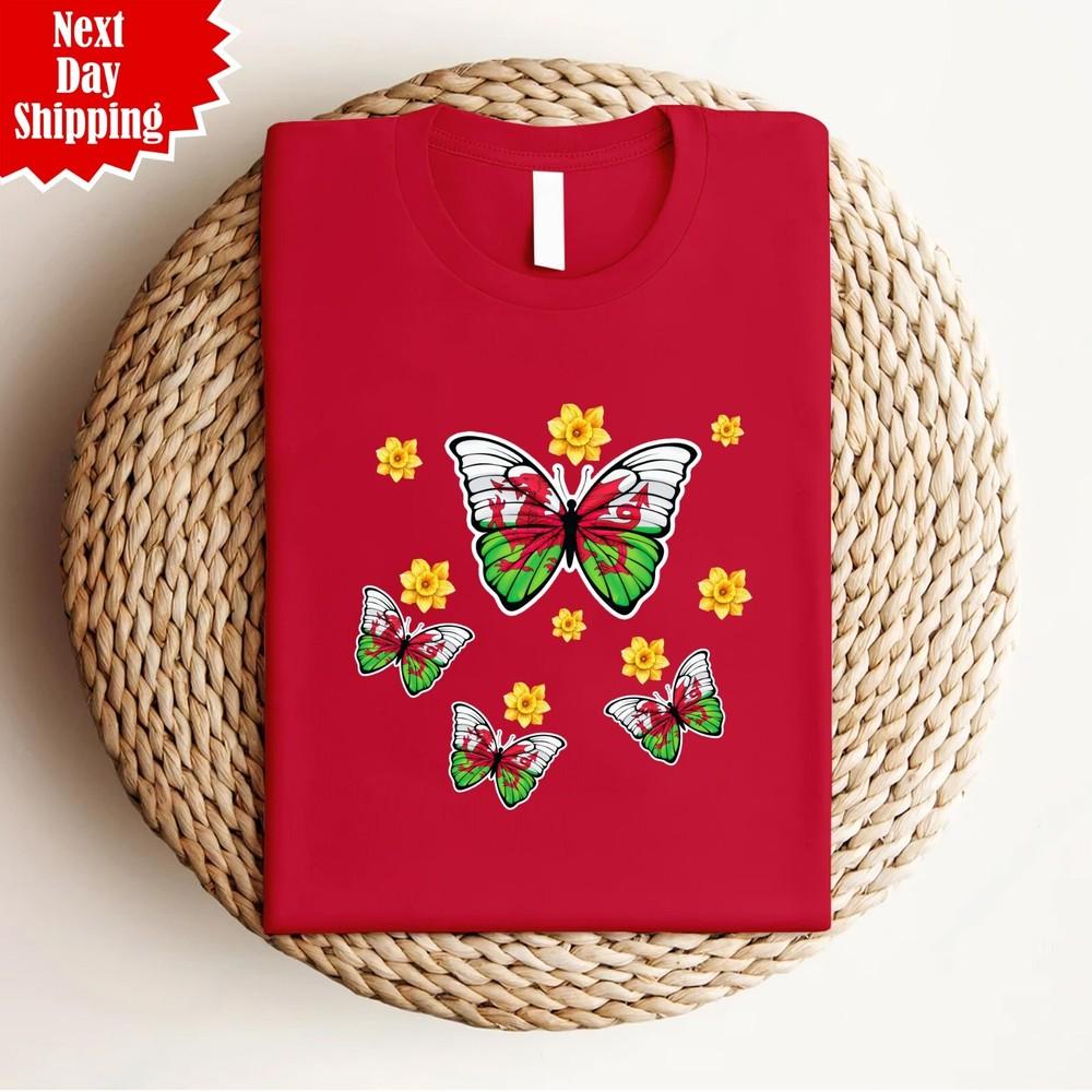 

Wales Butterfly Daffodils Family Saint Davids Day T-Shirt Cymru Flag Dragon Top L
