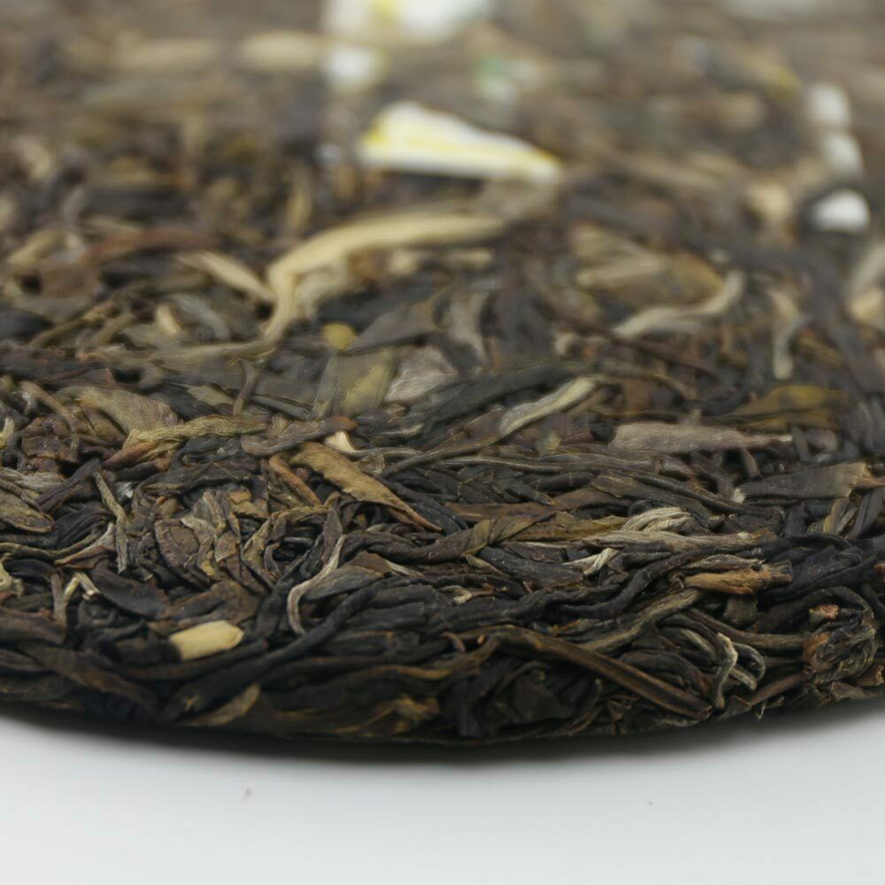 High Quality Yipintang Menghai Raw Puer Cake Premium 357g Sheng Puer Health Care