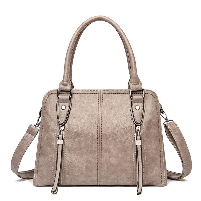 Large Capacity Commuter Tote Bag High Quality Leather Shoulder Locomotive Bag Retro Handbag Generation