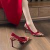 Rode Bruidsschoenen Bruidsschoenen Designgevoel Niche Kant Puntige Stilettohak Lage Franse Hoge Hakken Pumps Vrouwelijke Temperament