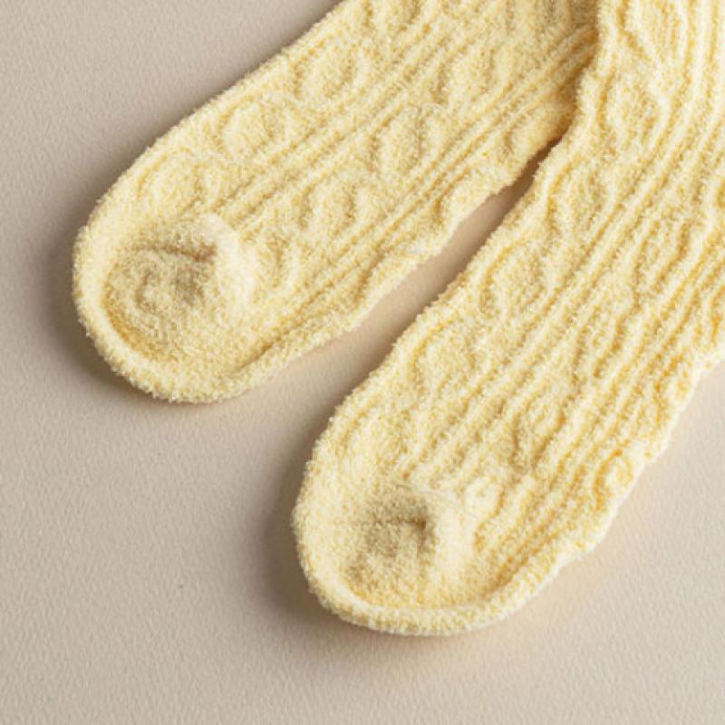 Monfoot Women S Pretzel Sleep SockS Yellow