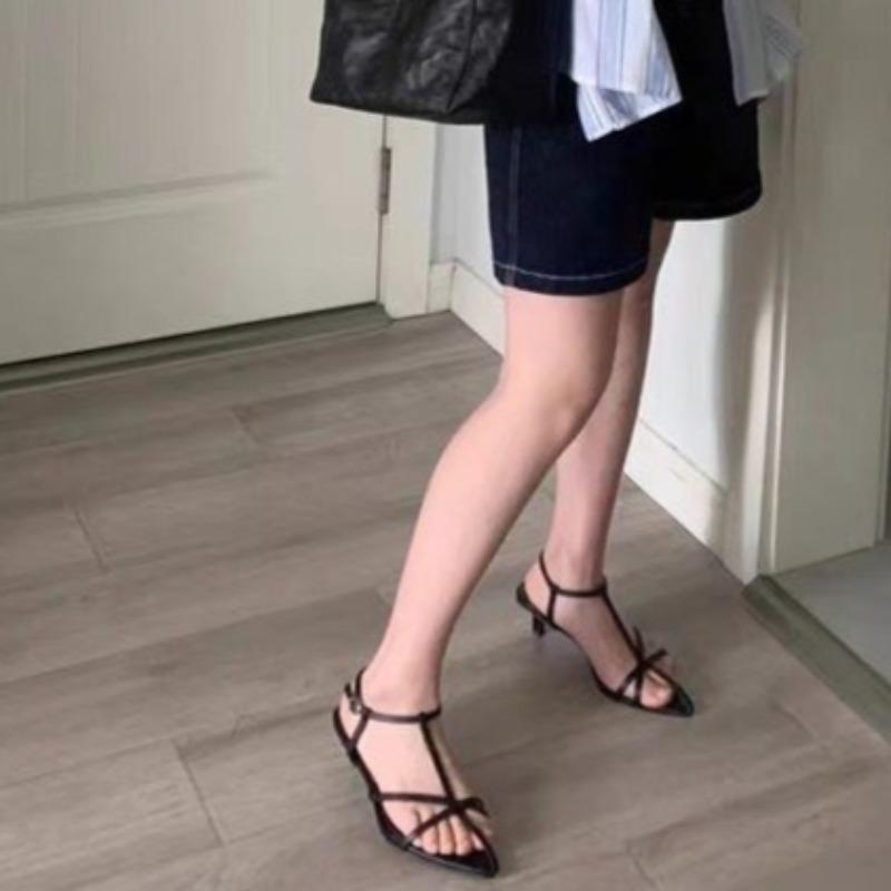 Schuhe mit niedrigem Absatz Sommer Neu Spitz Feiner Riemen Schnürung Metallschnalle Linie mit Weicher Sohle Rutschfest Feine Absatzsandalen