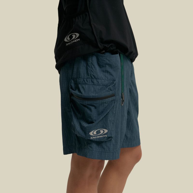 Salomon Pinnacle LT Series Fashion Comfortable Versatile Skin-Friendly Work Shorts Unisex shorts Bright-Charcoal C28063