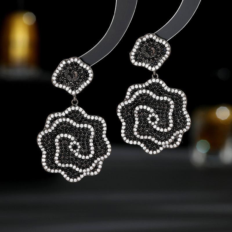

Summer Luxury Fresh Earrings Design With Two Color Zircon Inlaid Camellia Earrings