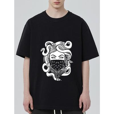Schwarzes T-Shirt mit Medusa-Schlangenkopf und Bandana-Print für Freizeitkleidung
