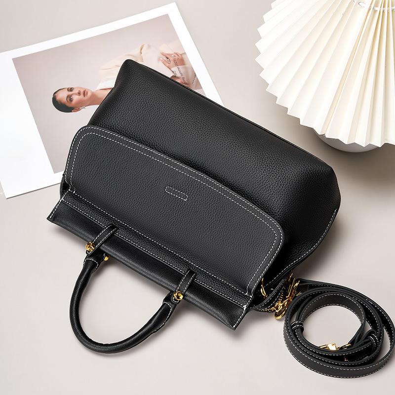 First Layer Cowhide Bag for Women New Genuine Leather Women's Bag Crossbody Postman Bag Commuting Large Capacity One Shoulder Briefcase