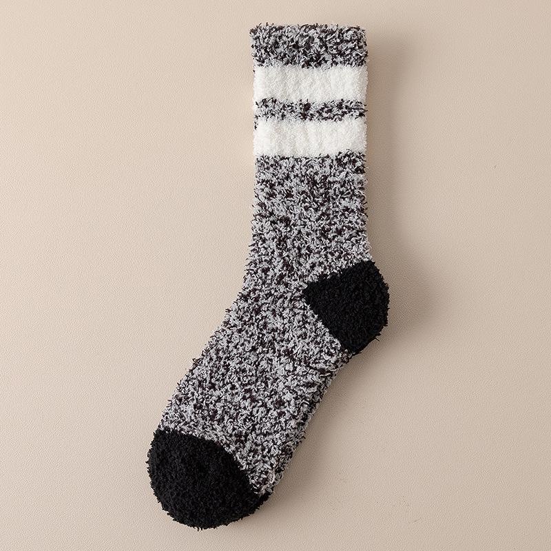 Herren Schwarze Halbhohe Verdickte Korallenfleece-Socken - Gemütliche Herbst-/Winter-Hausbodensocken