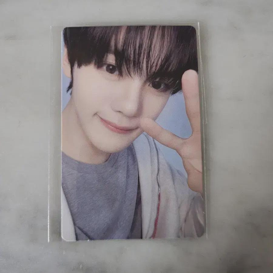 Zerobaseone Blue Bakery Popup Store Kim Gyuvin Photocard