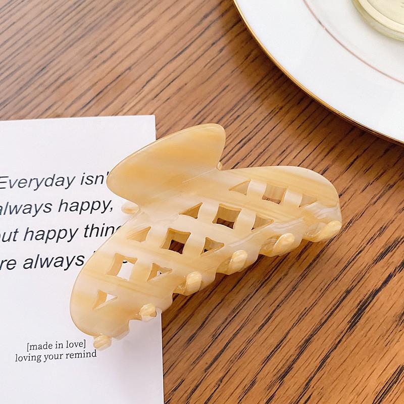 

Trendy Acetate Hair Claw Clips With Unique Geometric Patterns Perfect For Everyday Use Colorful Light Coffee