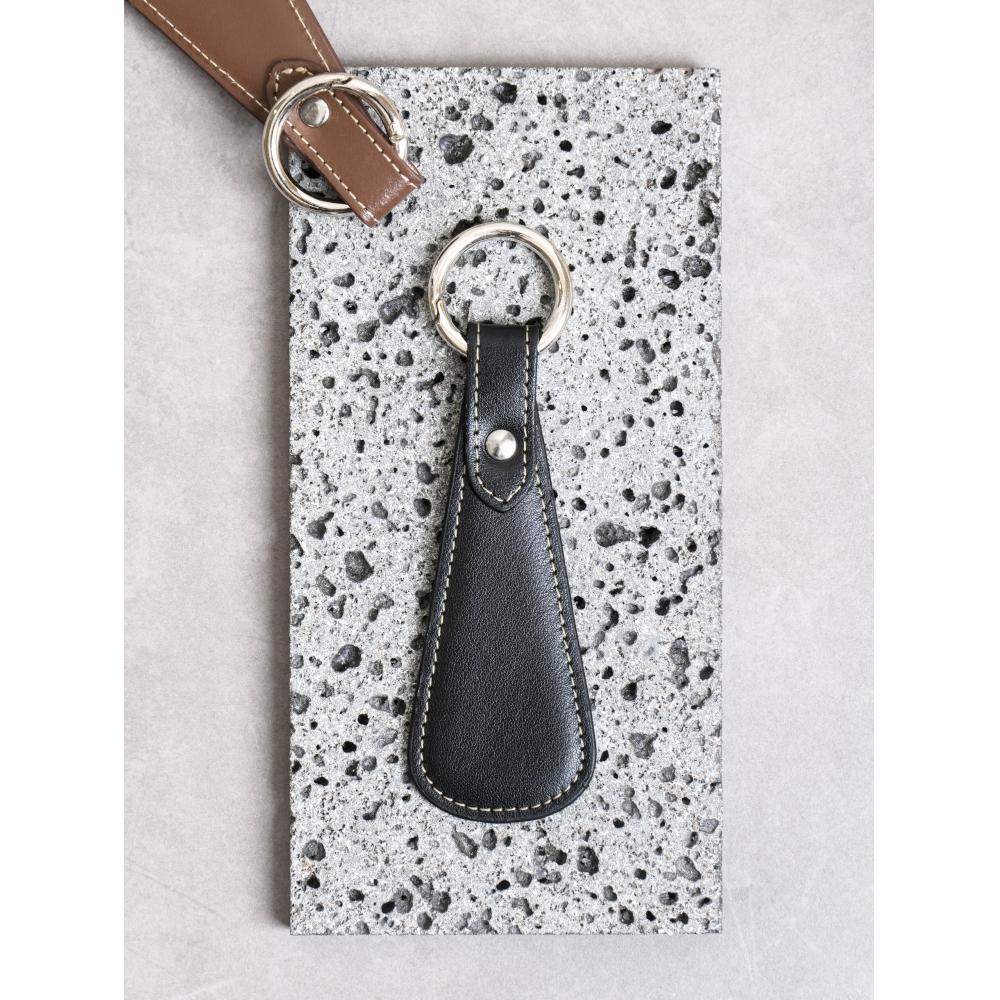 

Daiso Natural Cowhide Key Ring blacks