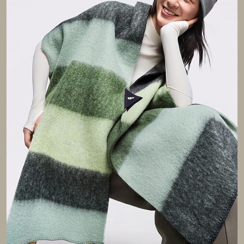 Beneath the Banana PO46924 Unisex Soft Fleece Shawl Scarf