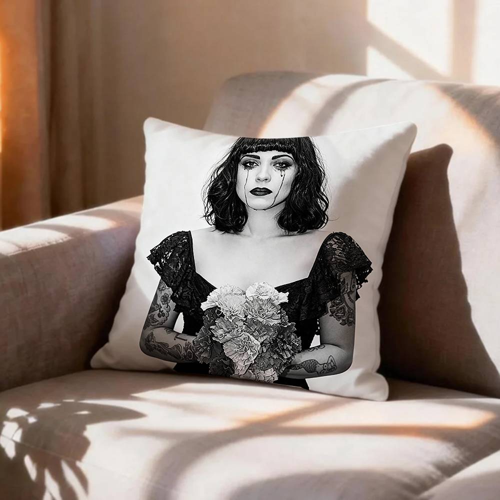 COOL FEMME FATALE MMon LLaferte   Pillow Case Pattern Printed Pillowcase For Living Room Sofa Cushion Cover
