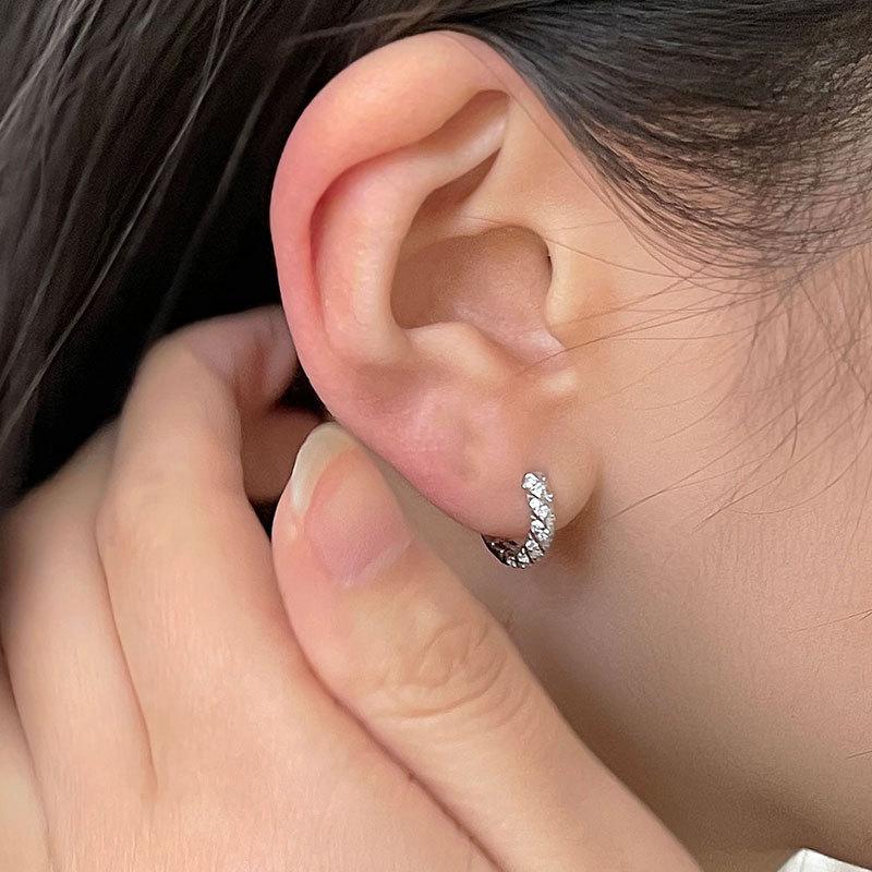 Earrings Niche Design Sense High-end Earrings Temperament Light Luxury Twist Earbuds Small Fresh Earrings for Women