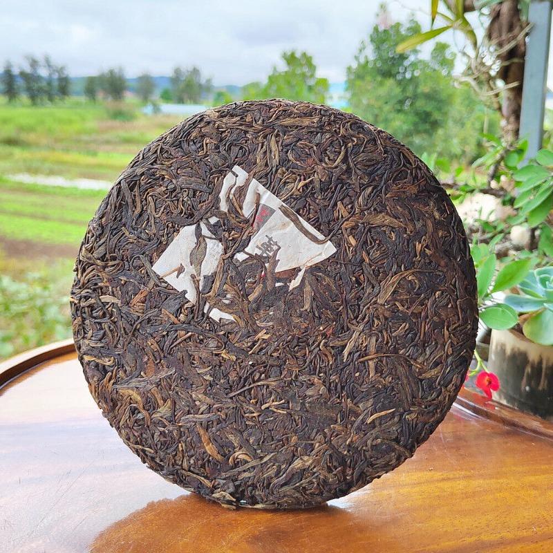 Pu'er Old Raw Tea Menghai Seven Cakes Yunnan Gedeng Yiwu Aged Old Raw Cake