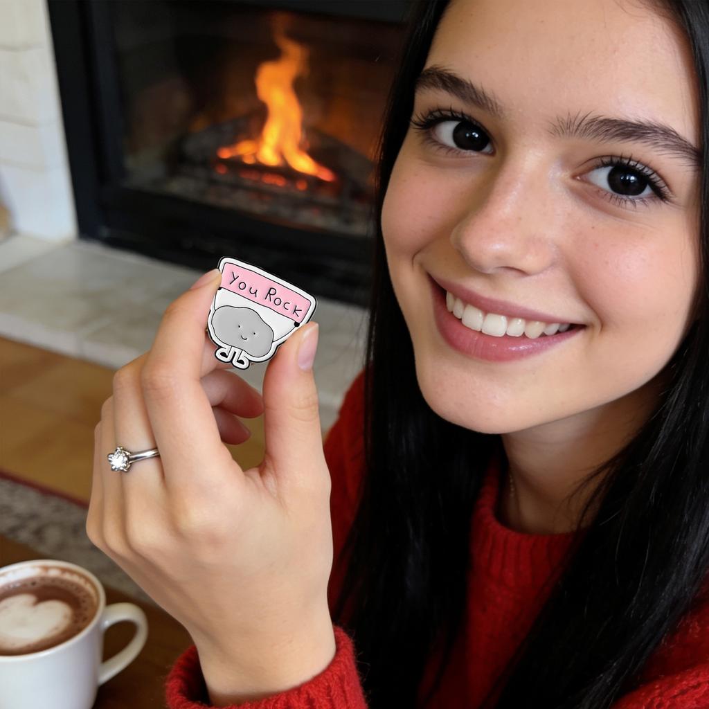 Cute Stone-Shaped Metal Lapel Pin – Adorable Figurine Brooch With Banner, Stylish Enamel Decorative Pin For Clothing Bags