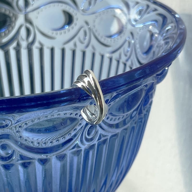 ANOTHER CELL Curtain Earcuff