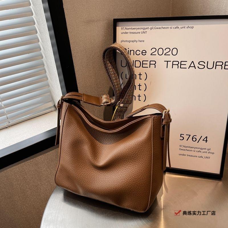 Korean Version of Soft Leather Retro Bucket Bag, High-end Exquisite Broadband Casual Shoulder Messenger Bag, Foreign Style Versatile Child and Mother 