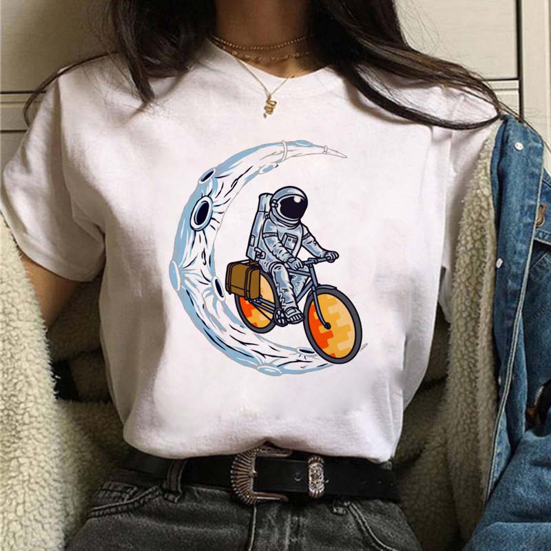 Harajuku Funny Aesthetic T-shirt Women New Summer Fashion Cartoon Astronaut Print Universe Space