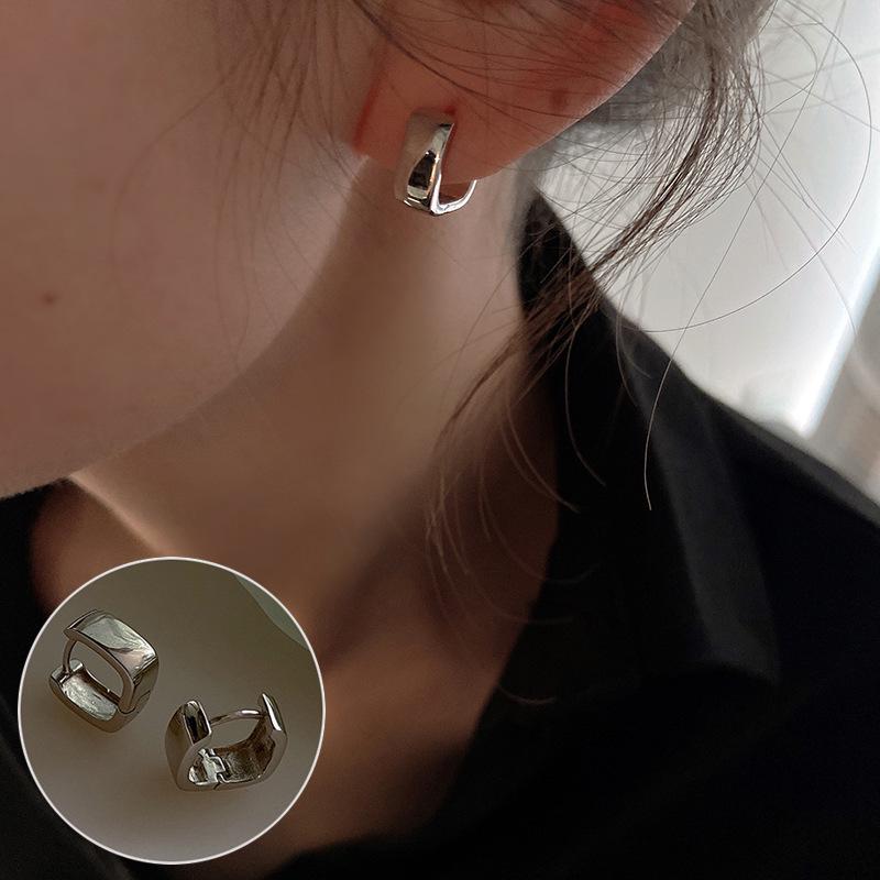 Geometric Minimalist Retro Women's Round Ball Ear Cuffs - Trendy Niche Design Earrings