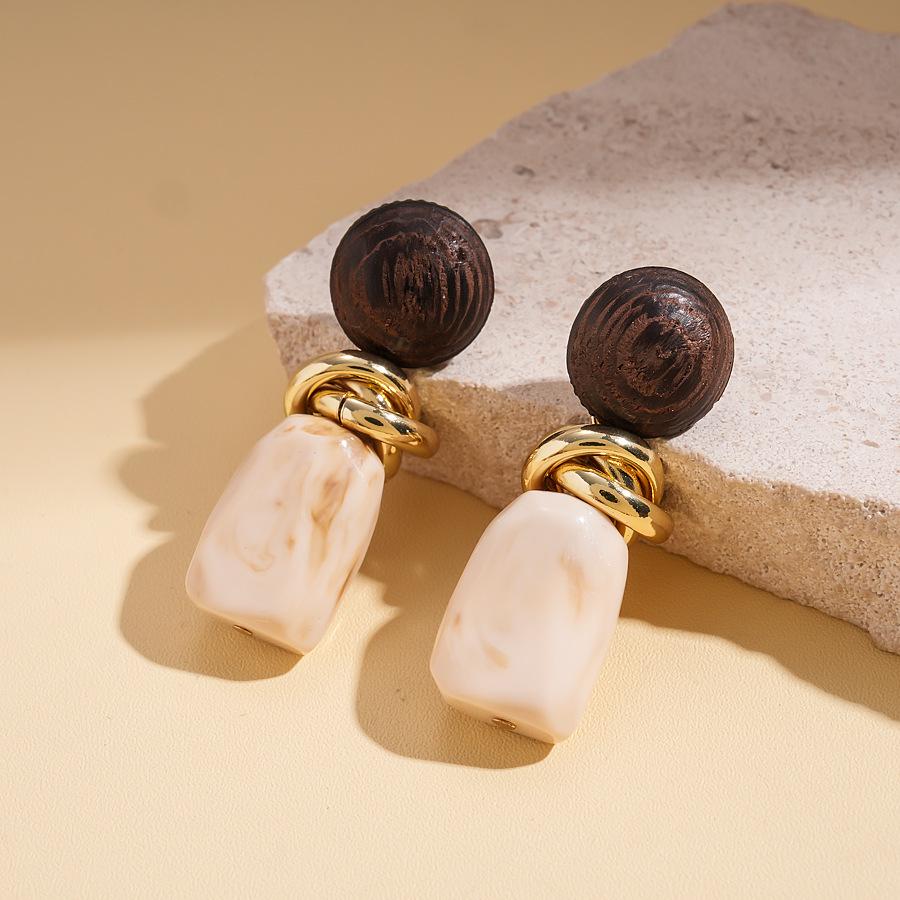 European Retro Geometric Resin Wrapped Earrings: High-End Autumn Winter Style for Women