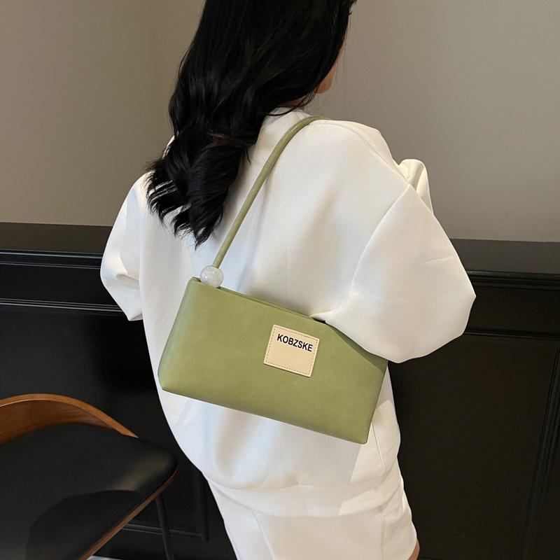 Premium texture retro French niche bag 2025 new women's bag popular single shoulder underarm bag French stick bag