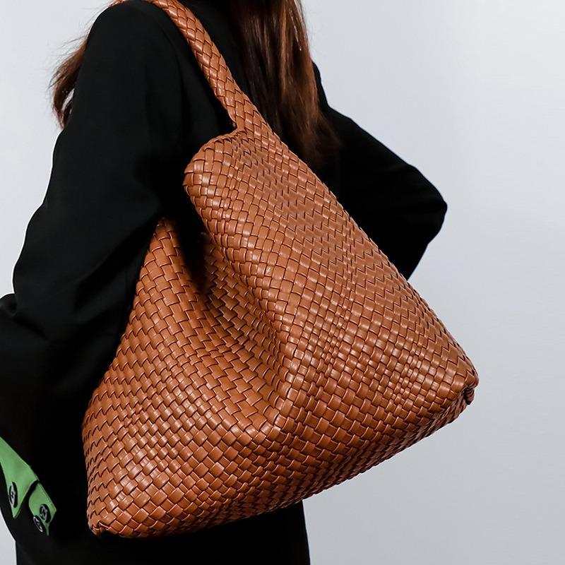 Borsa tote tessuta a mano, moda europea e americana semplice e versatile grande capacità monospalla sottobraccio portatile a mano borsa tote cestino per verdura