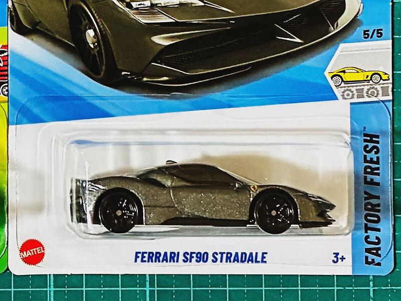 Hot Wheels FERRARI F40 COMPETIZIONE FERRARI SF90 STRADALE