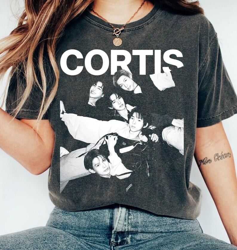 Vintage 90s CORTIS Band T-Shirt Vintage T Shirt Fan Tee Casual Loose Crew Neck T-shirt Unisex K Pop Tops L