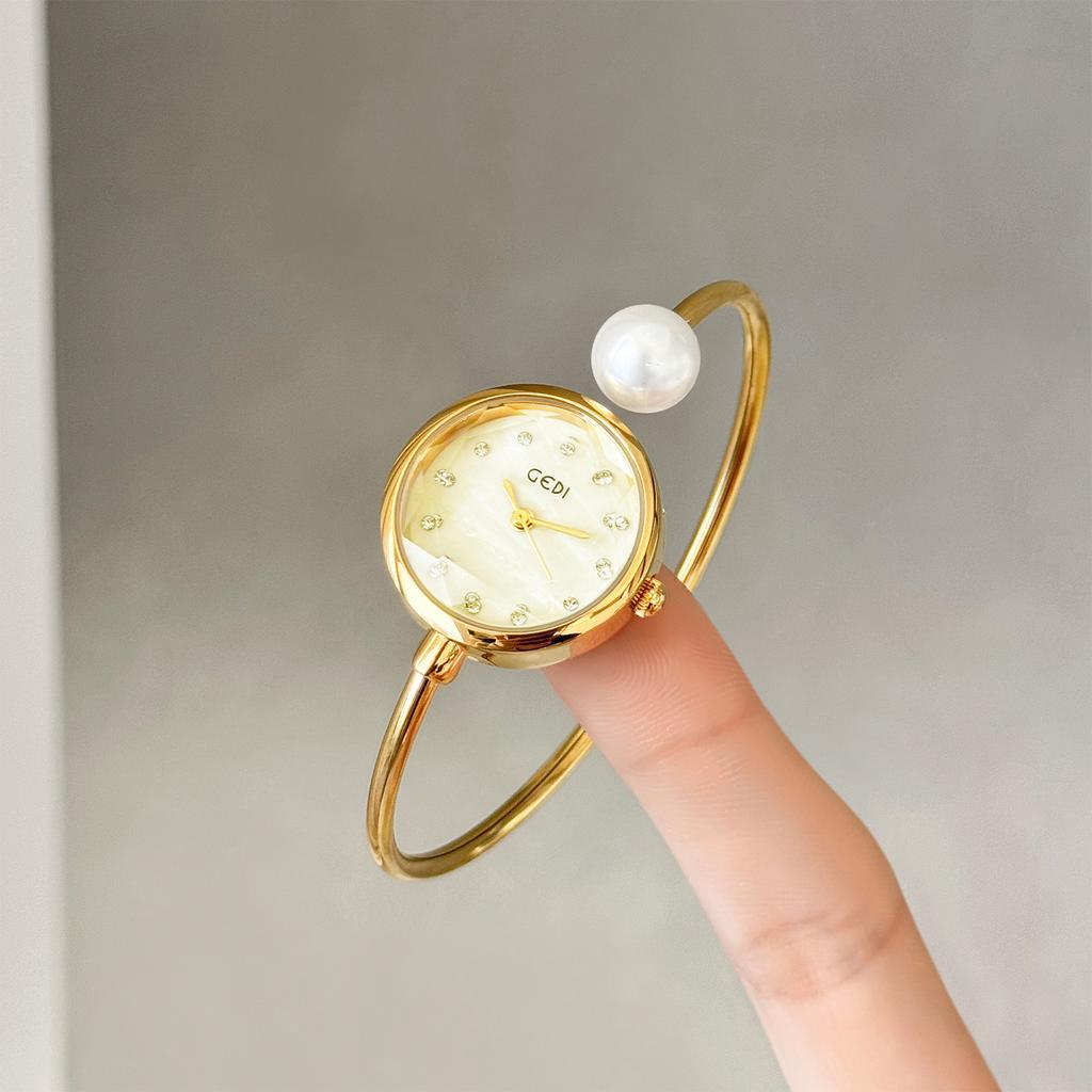 Luxury Fashion Mother-of-Pearl Dial Pearl Bracelet Women's Watches High-Quality Gemstone Quartz Ladies Watch Convenient to Wear