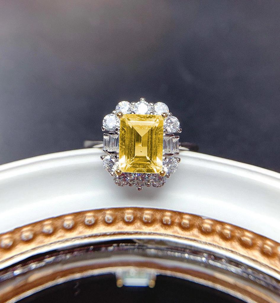 Drainage Welfare Yellow Diamond Women'S Ring, Rectangular Emerald Cut Imitation Topaz Colored Treasure Opening Ring