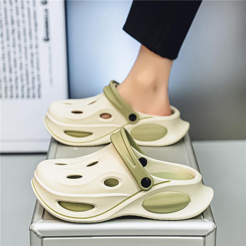 

Летняя сумка с отверстием под голову мужская обувь 2025 года новая нескользящая верхняя одежда сандалии двойного назначения домашние тапочки модные классные тапочки 40 зелёный