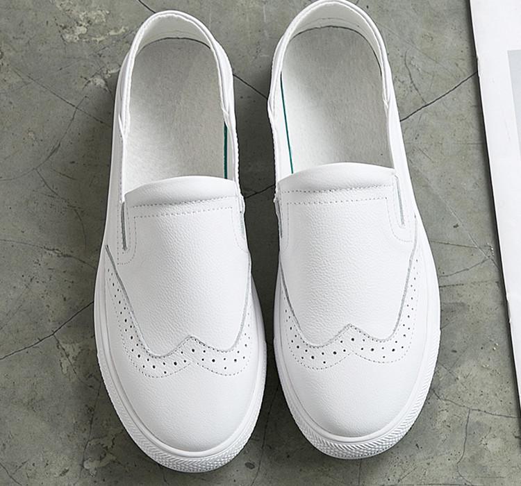 Dámské bílé mokasíny z hovězí kůže: Všestranné kožené nazouvací boty pro jaro/léto 2025