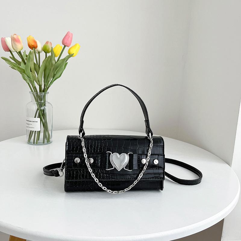 

Готична сумка на плече Harajuku Жіноча металева панк мото байкерська сумка Жіночі сумки Хрестовина Скріпка Кролик Темна сумка Посильна Сумка Гаманці 19 x 11 x 8 cm чорний