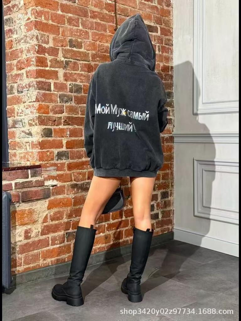 American Retro Distressed Black Hoodie with Unique Letter Design and Trendy Warmth