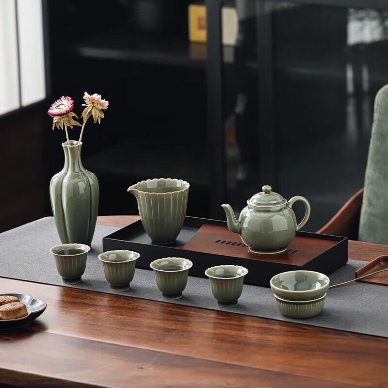 Hongyu YuYueQing.Mei 9-Piece Ceramic Tea Set