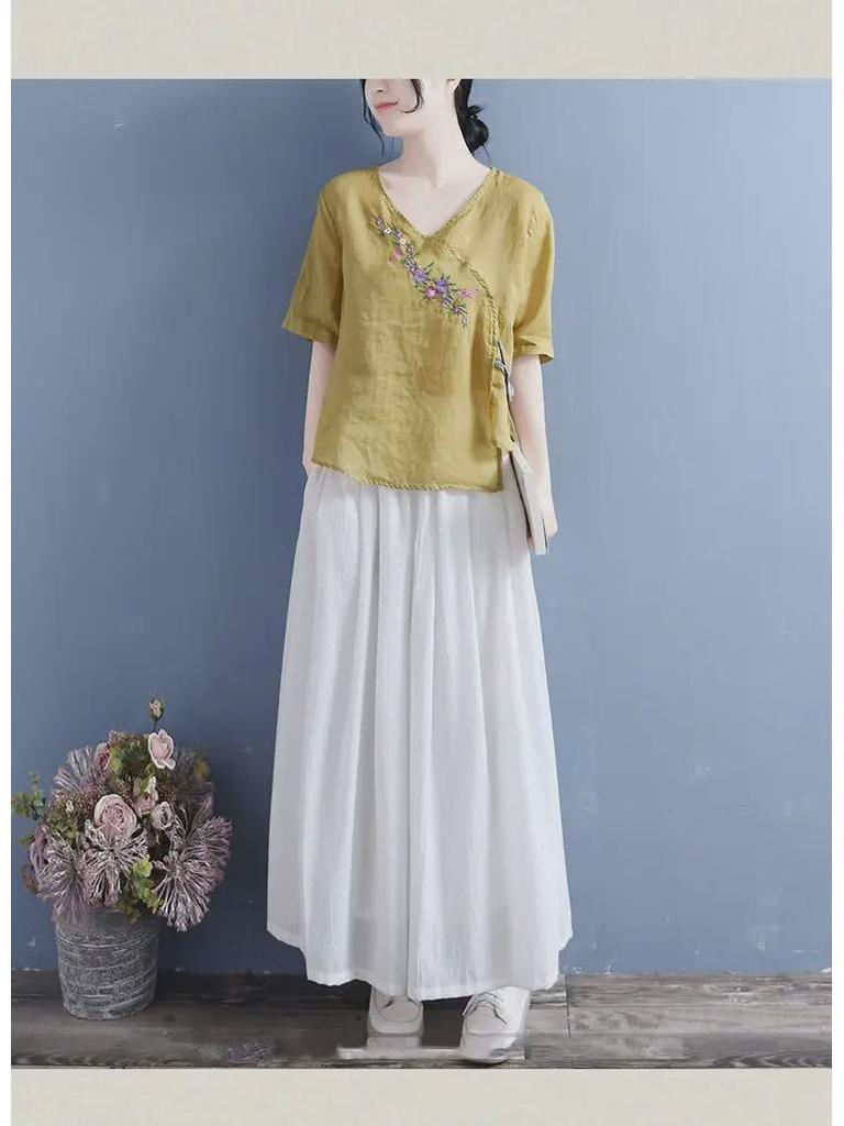 Damen Ethno-Stil Leinen-Baumwoll-Oberteil mit Retro Olivenholzknöpfen, besticktem schrägem Kragen und lockeren Fünf-Punkt-Ärmeln Pullover.