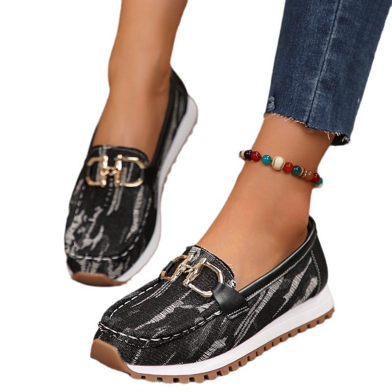 Flat bottom round head single shoes women's spring new European and American foreign trade large size chain belt buckle foot women's shoes wholesale