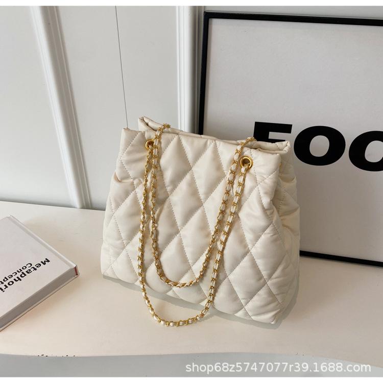 Premium Texture Large-capacity Bag Women's 2025 New Autumn and Winter Fashion Diamond Tote Bag Chain Shoulder Messenger Bag